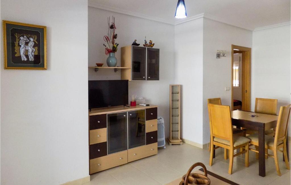 TV a/nebo společenská místnost v ubytování 2 Bedroom Cozy Apartment In Oropesa