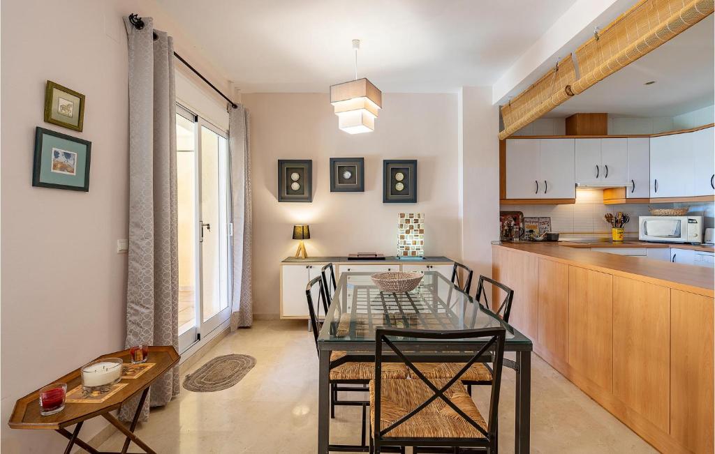 Fotografie z fotogalerie ubytování Beautiful Apartment In Torrox Costa v destinaci Torrox Costa