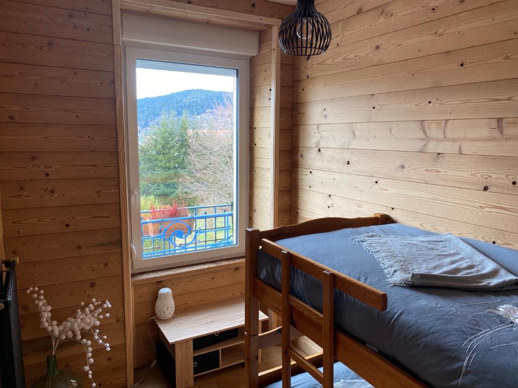 Posteľ alebo postele v izbe v ubytovaní L'apparté de G, Gîte 3 étoiles de montagne cosy