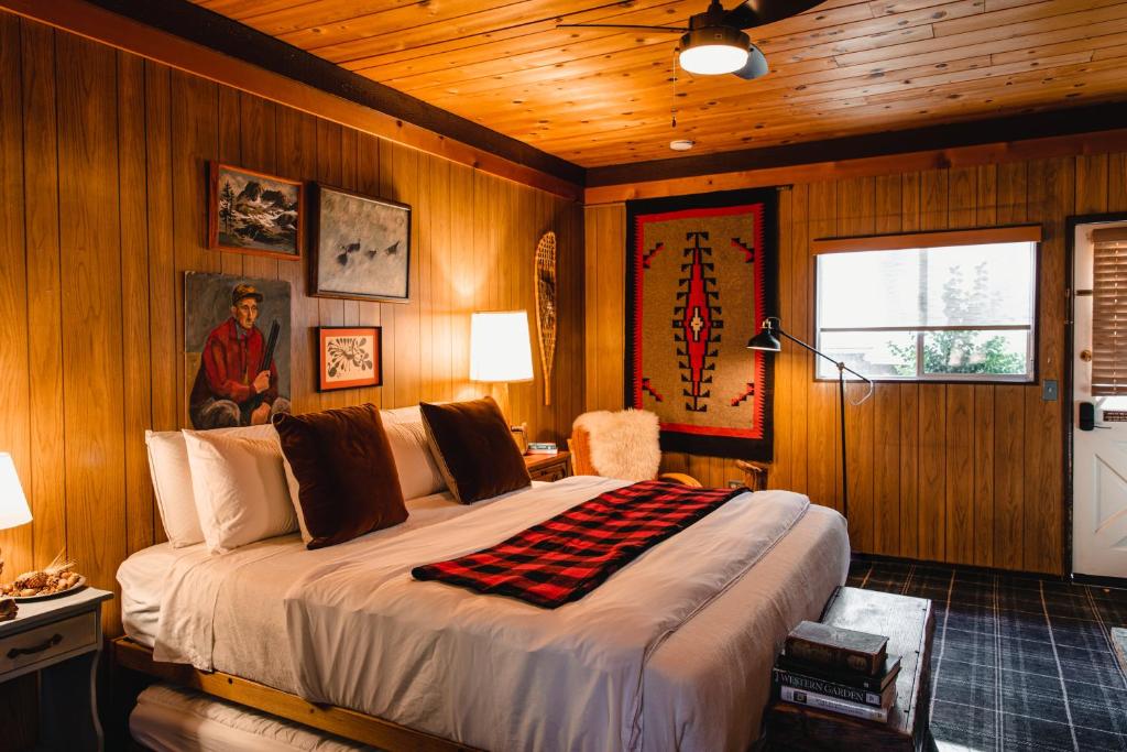 The Fireside Inn - 