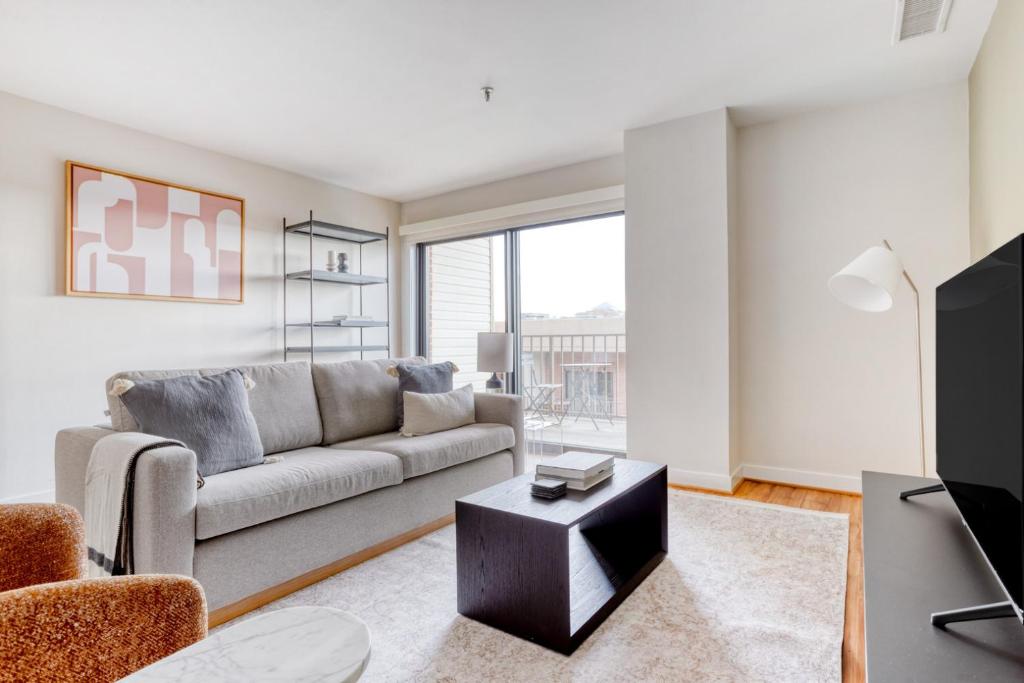 Gallery image of Clarendon 1BR WD Concierge Gym nr WF WDC-518 in Arlington