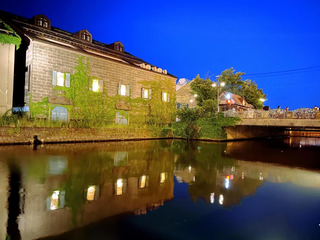 Výhled na řeku, která protéká v blízkosti bed and breakfast