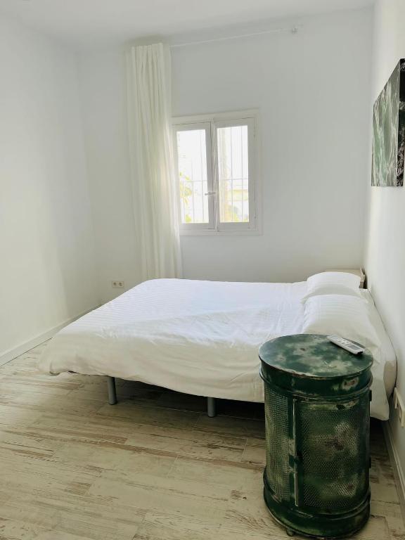 Halo - Beachside Apartment With Spacious Patio, San Roque ...
