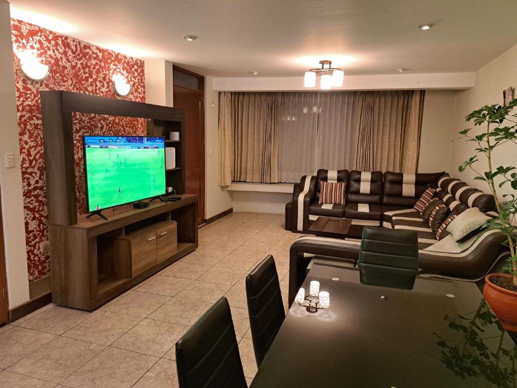 Departamento amoblado en Arequipa, Cerro Colorado - Plaza las Américas - Three-Bedroom Apartment
