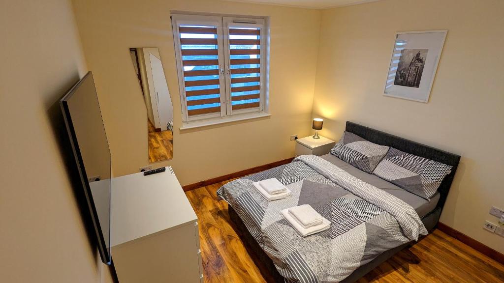 Private Room in Modern Apartment