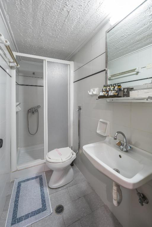 Arahova Inn Hotel - 18