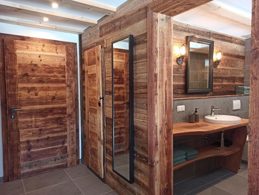 Koupelna v ubytování Bergfee Natur Appartements