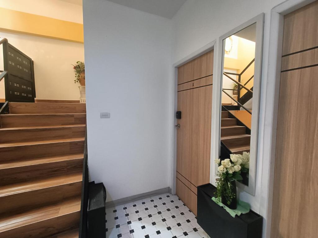 Fotografie z fotogalerie ubytování Merit courtyard Suvarnaphumi HOUSE v Lat Krabangu