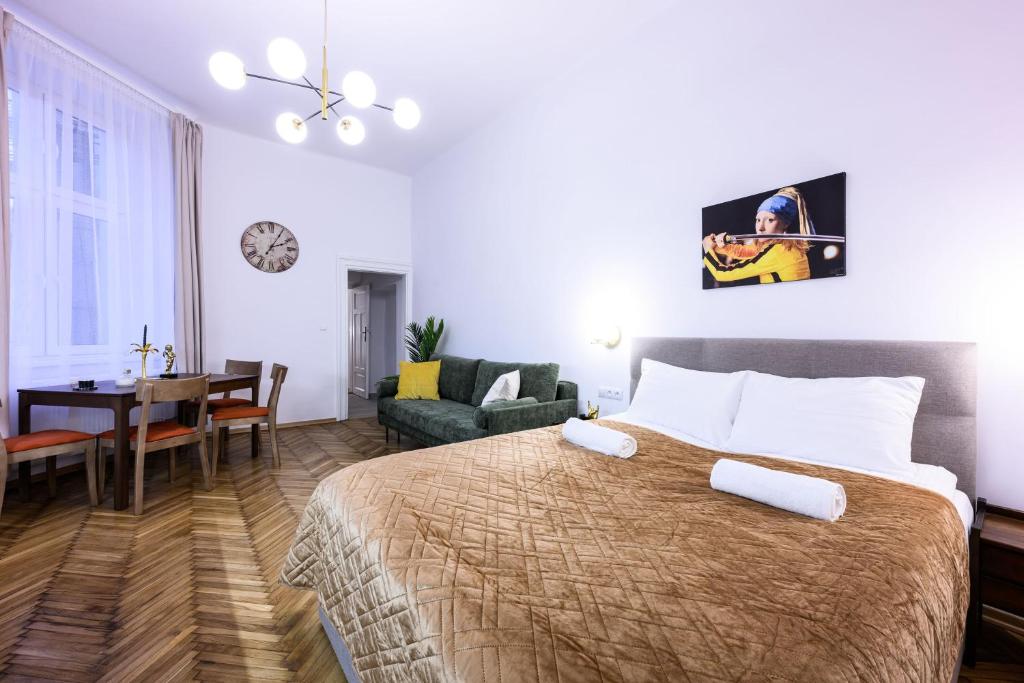Unique Style Apartments Old Town - 25 min from the airport - by Homelike Krakow - Two-Bedroom Apartment