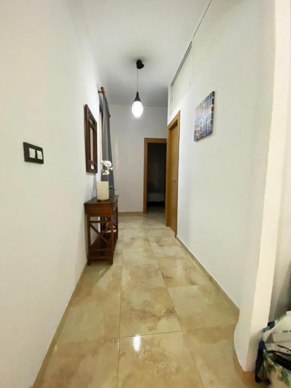 Valencia Cerca al Puerto Shared Apartment, Spain - Booking.com