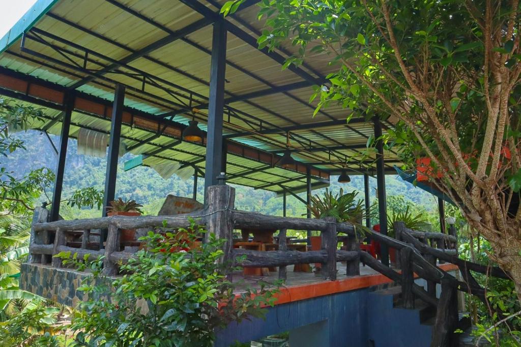Fotografie z fotogalerie ubytování ภูผาฮิลล์ รีสอร์ท v destinaci Lan Saka