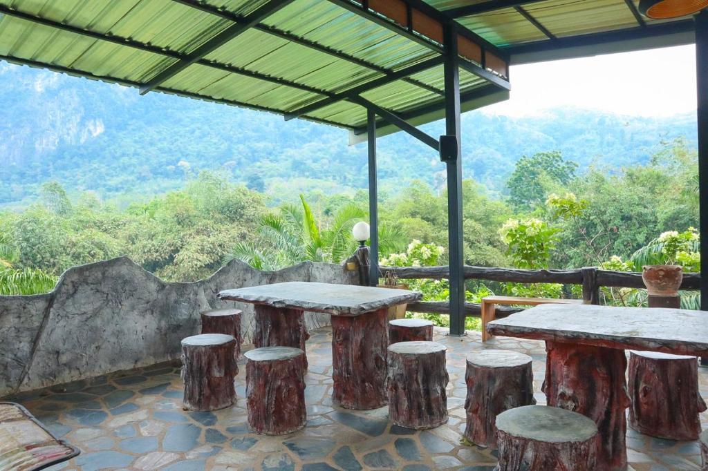 Fotografie z fotogalerie ubytování ภูผาฮิลล์ รีสอร์ท v destinaci Lan Saka