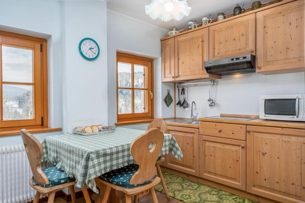 A kitchen or kitchenette at Casa il Tiglio