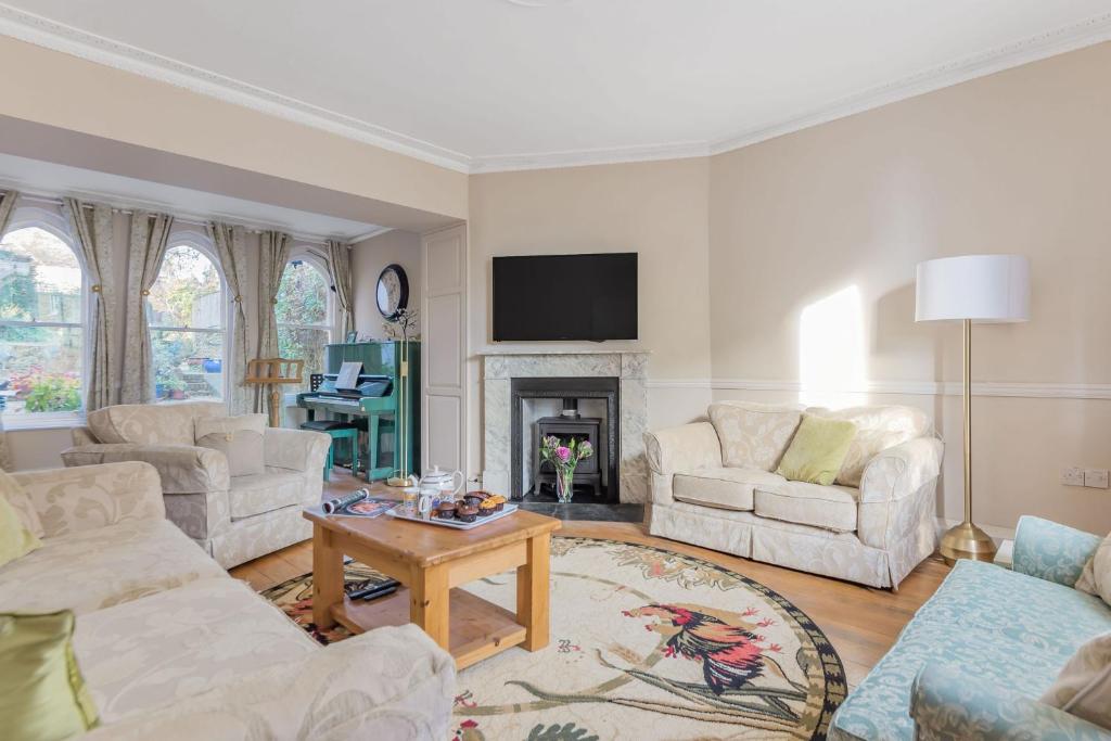 Corby House, Sherborne (updated prices 2024)