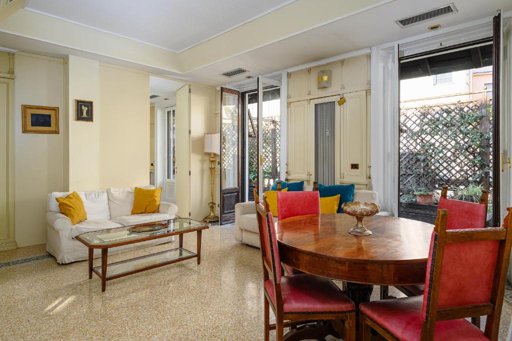 Fontana Cozy Apartment