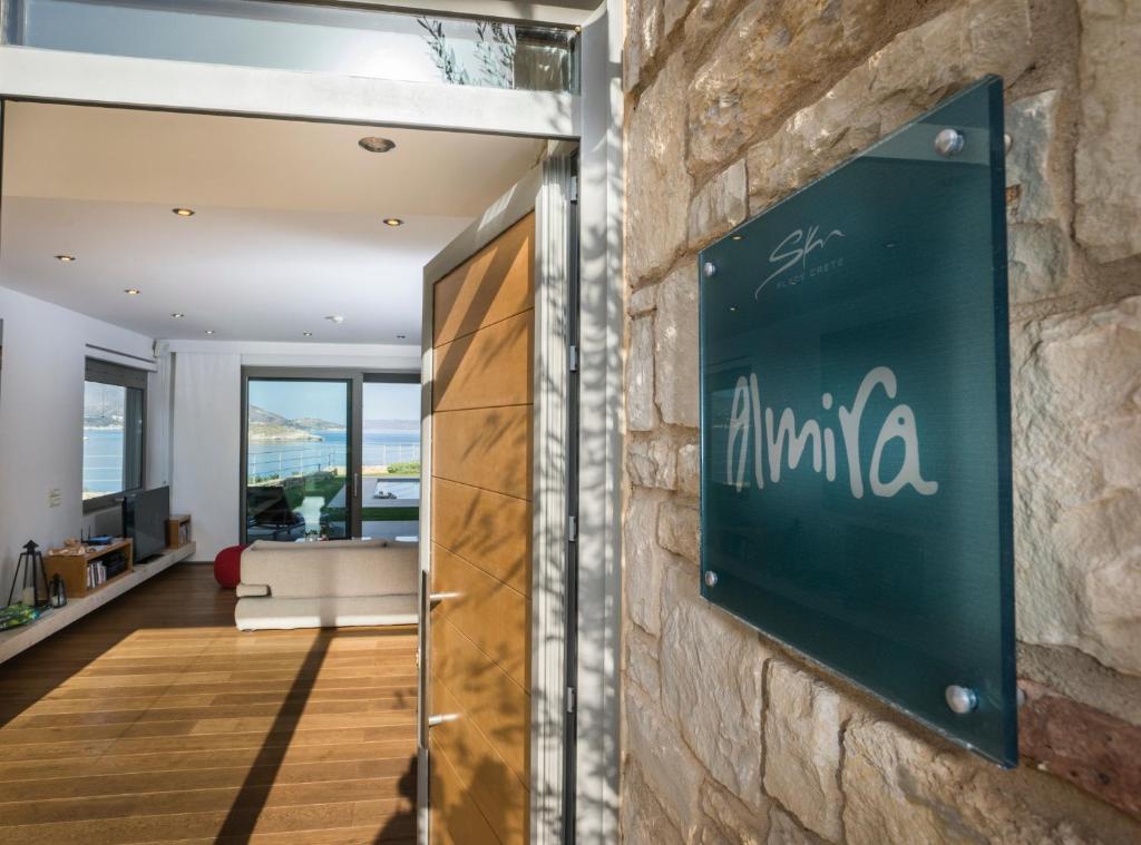 Fotografie z fotogalerie ubytování SK Place Luxury Seafront Villas Chania v destinaci Almirída