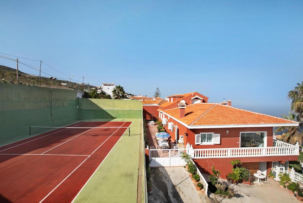 Tenis a/nebo squash v ubytování Casa Paseo Mirabal nebo okolí