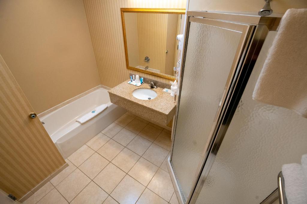 Fort William Henry Hotel - Grand King Room Avec View Mountain