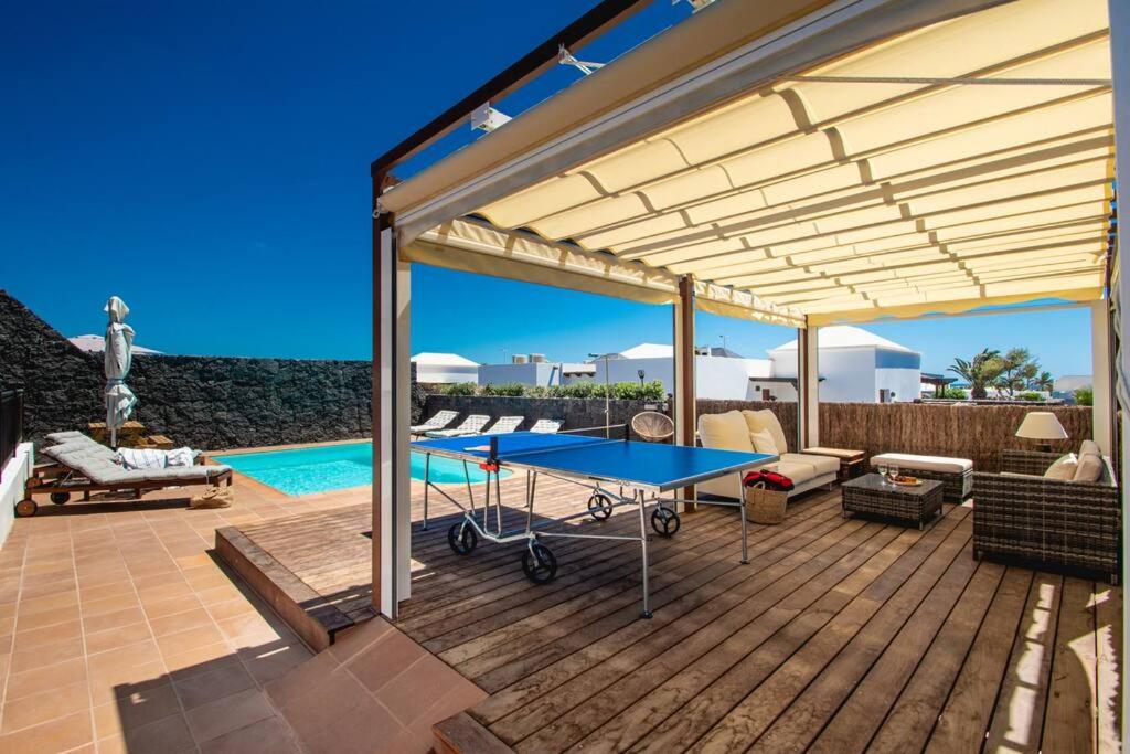 The swimming pool at or close to Villa Cavendish with sea views and heatable pool close to Flamingo Beach
