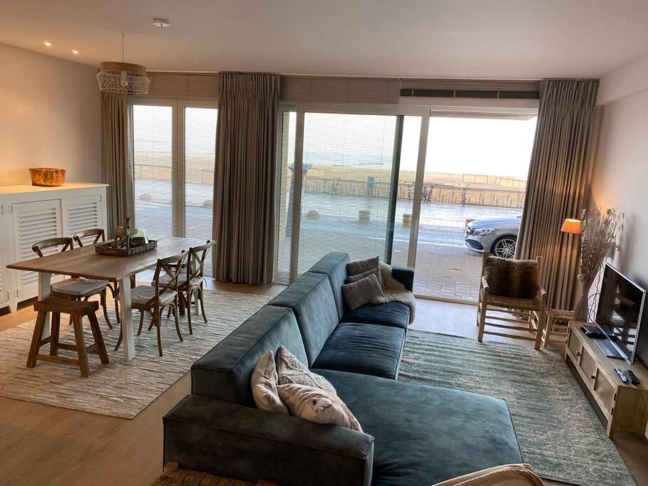 Χώρος καθιστικού στο Strandappartement Festival met 2 slpk