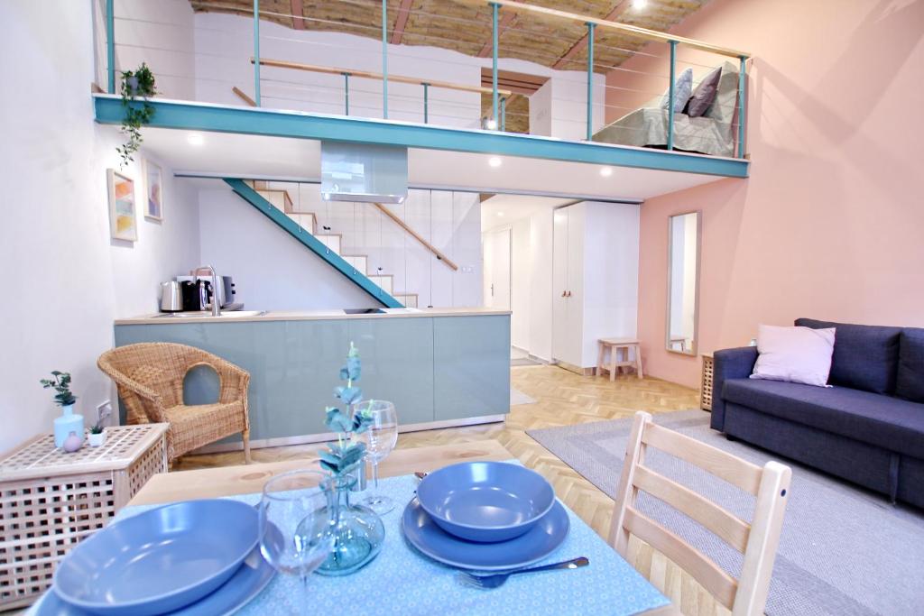 Awesome Budapest Downtown Studio w Balcony & Free Private Parking 1072 Budapest, 11 Akácfa utca kép - 1