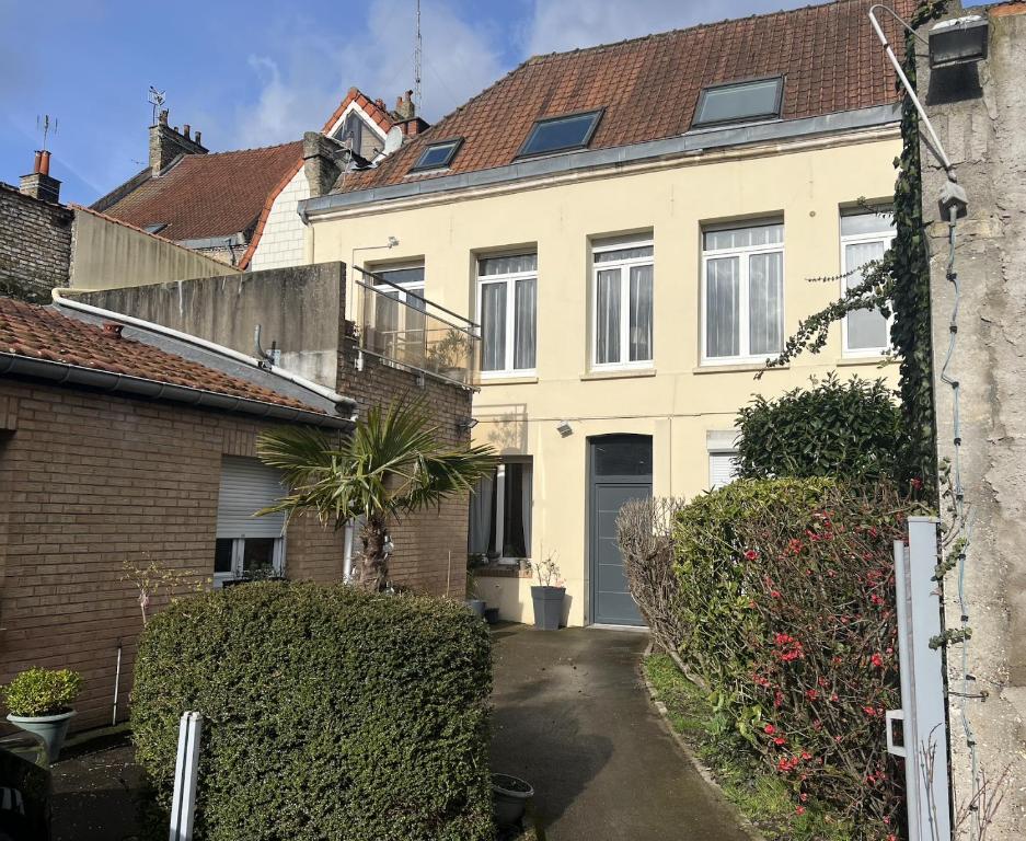 Budova, v ktorej sa apartmán nachádza