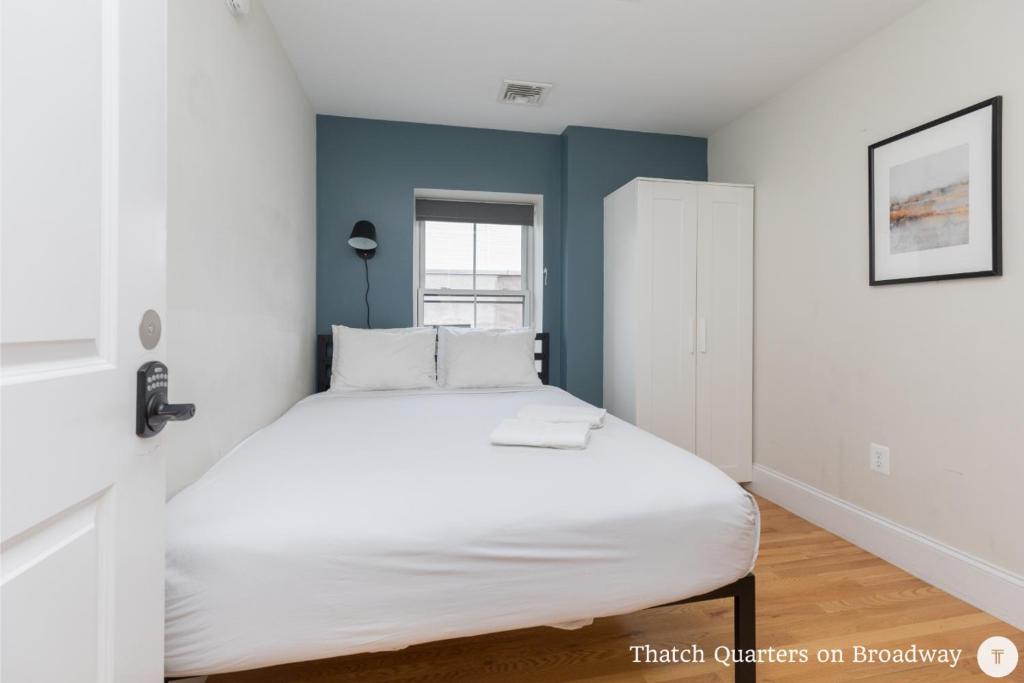 West Broadway Quarters by Thatch photo