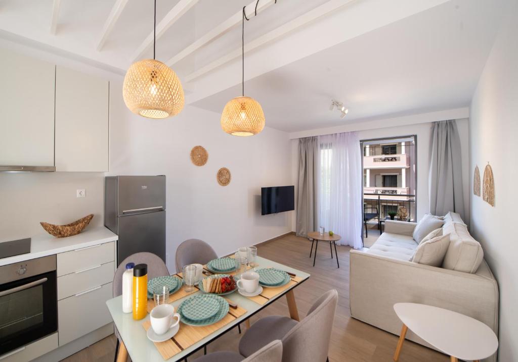 Kuchyň nebo kuchyňský kout v ubytování SunilioS Apartments Lefkada