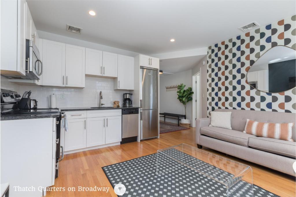 West Broadway Quarters by Thatch photo