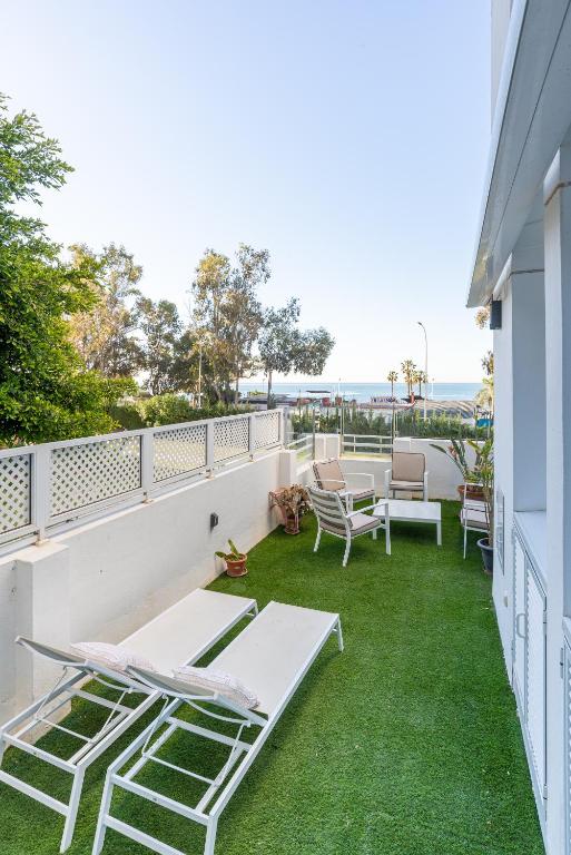 Balkon lub taras w obiekcie Sea View with Parking by LU&CIA
