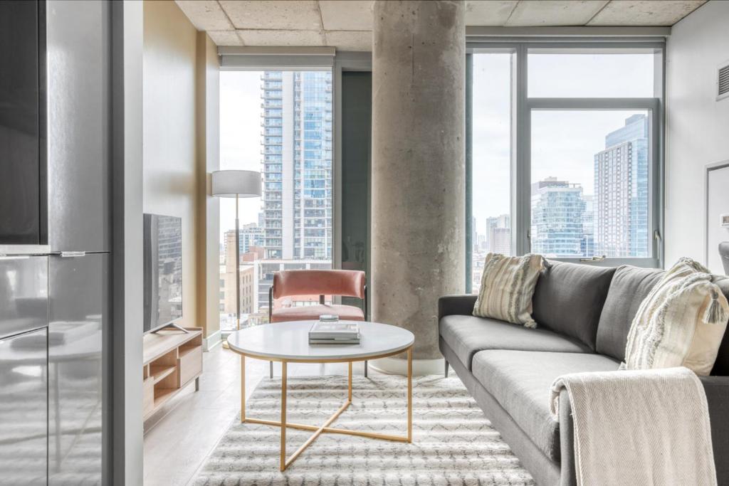 Gallery image of River North 1br w gym pool roof nr Riverwalk CHI-821 in Chicago