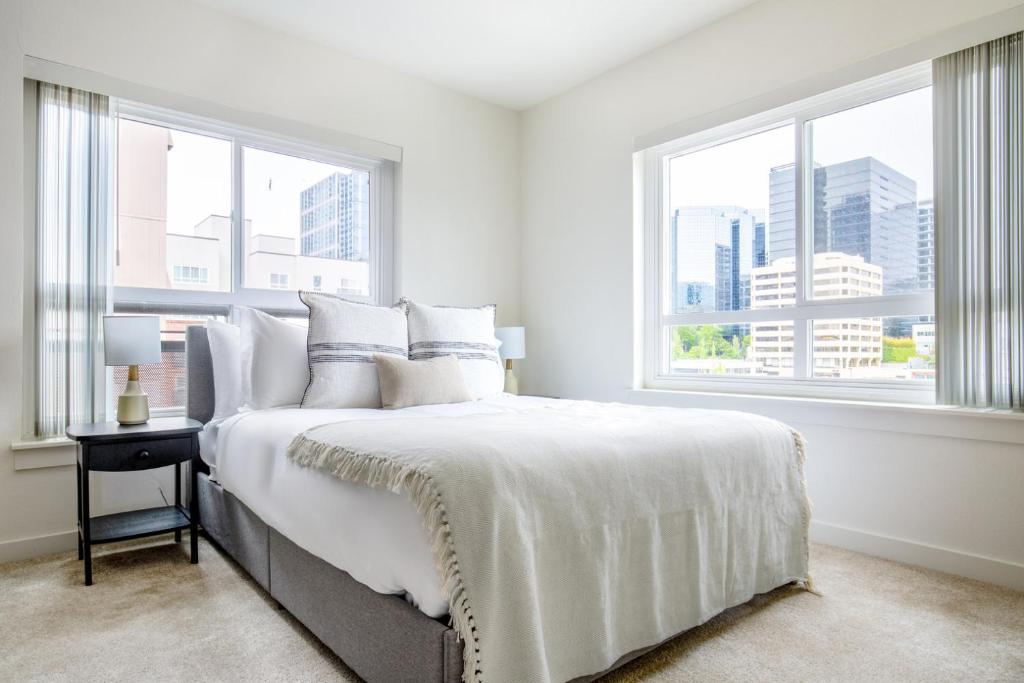 Downtown Bellevue Studio w WD Rooftop nr all SEA139, Bellevue (updated prices 2024)