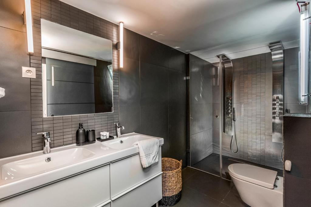 Kúpeľňa v ubytovaní Design et confort near Champs Elysees