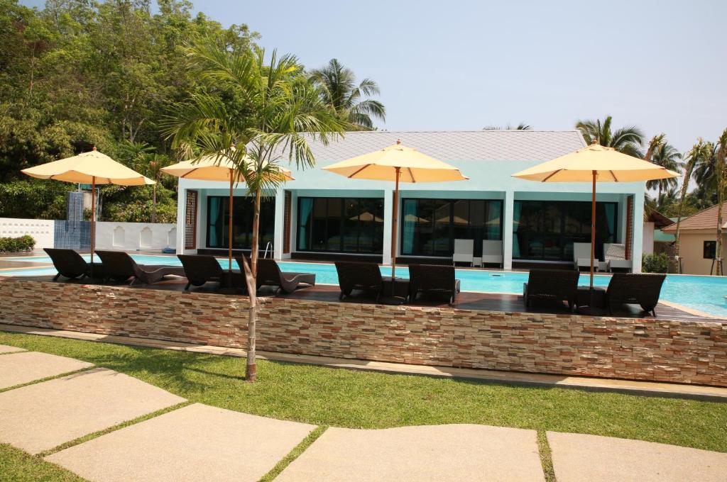 Bazén v ubytování Mook Lamai Resort and Spa nebo v jeho okolí