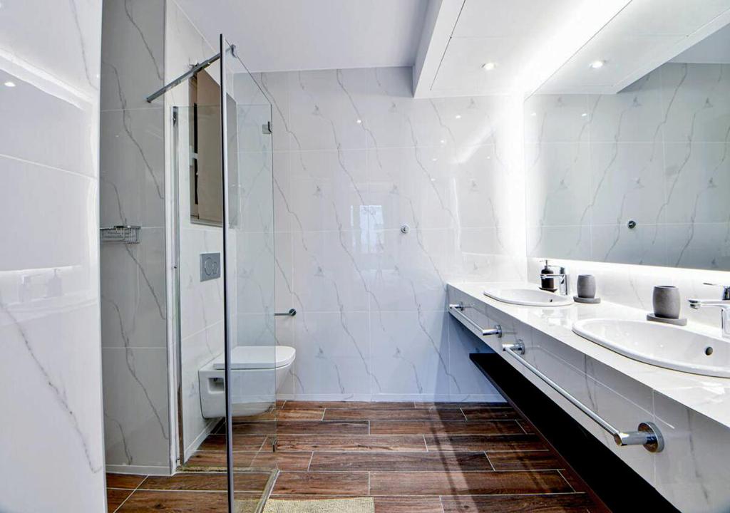 Boutique40 Luxury Apartment - 10