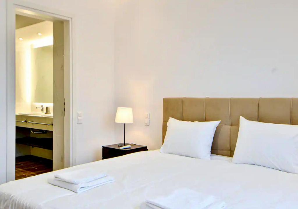 Boutique40 Luxury Apartment - 11