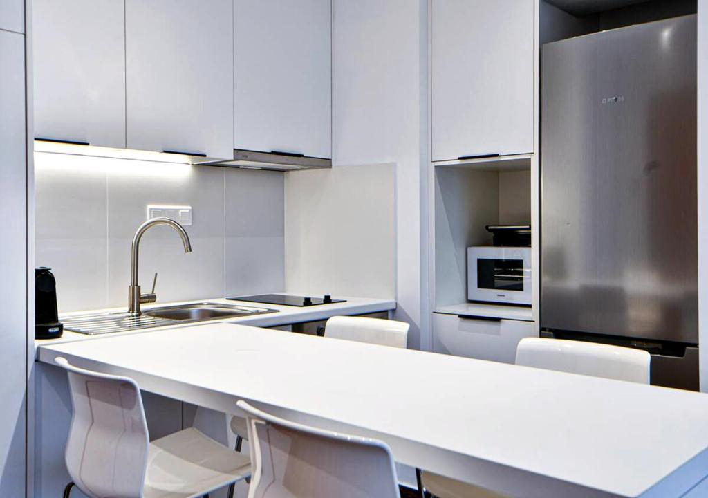 Boutique40 Luxury Apartment - 13