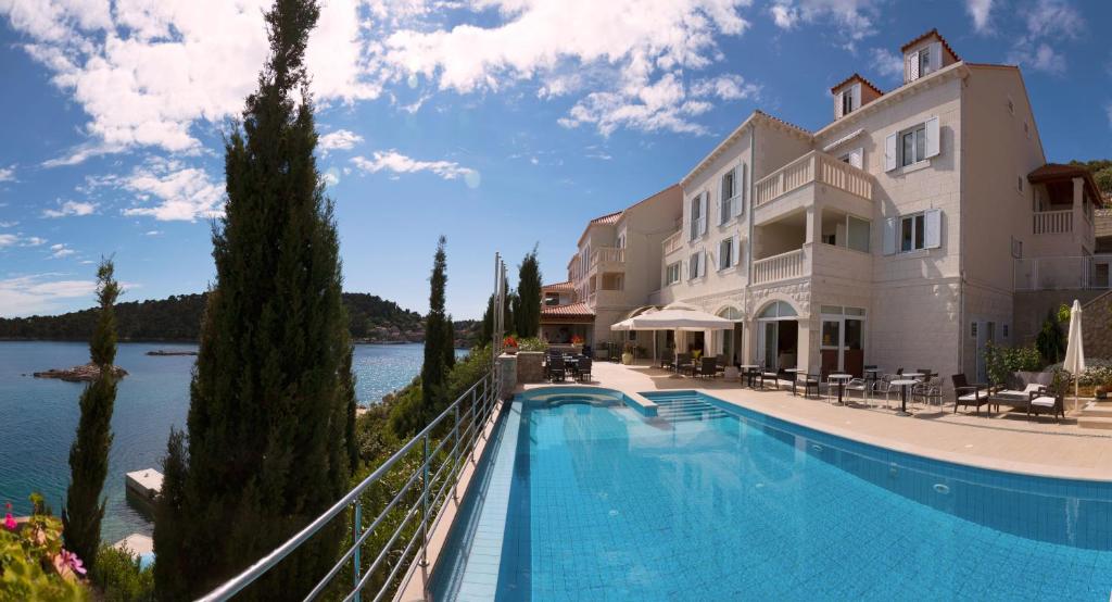 Bazén v ubytování Hotel Bozica Dubrovnik Islands nebo v jeho okolí