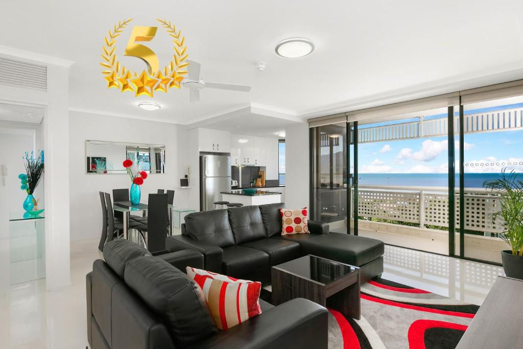 Cairns Luxury Seafront Apartment - Hizvo