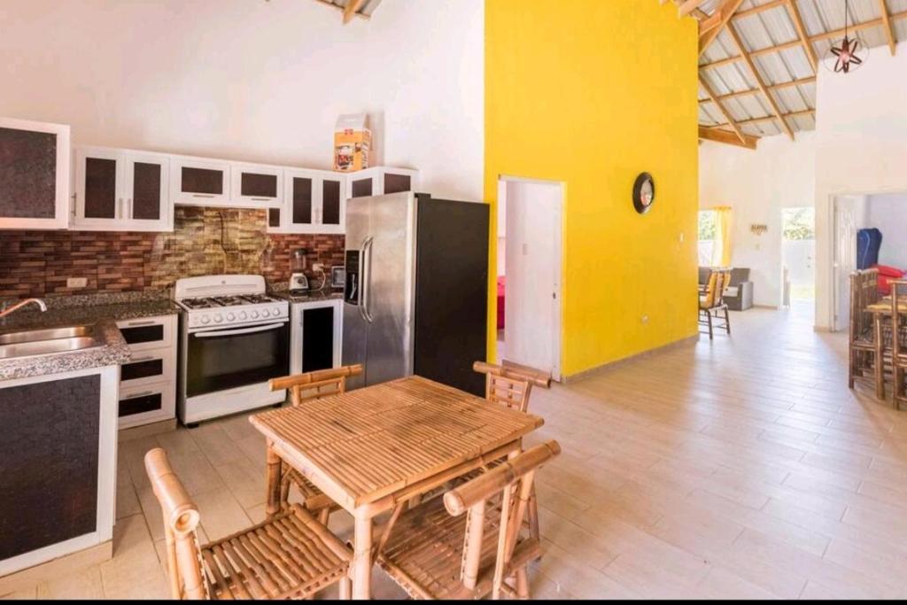 Kuchyň nebo kuchyňský kout v ubytování Sunflower village villa girasoles