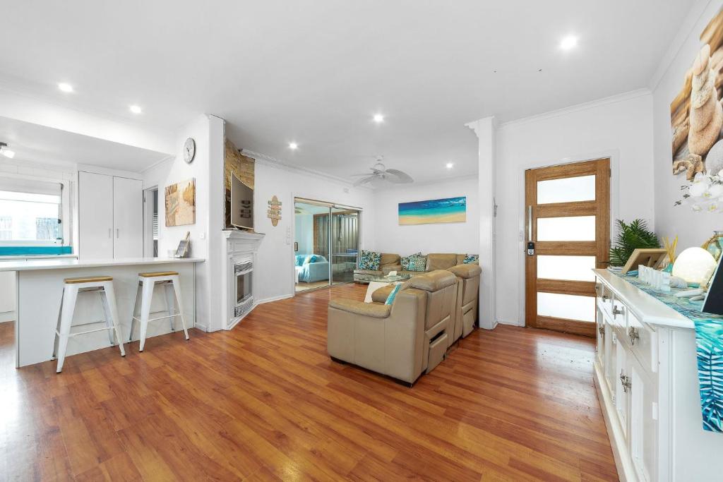 Aloha Beach House Retreat, all linen supplied for free and no cleaning