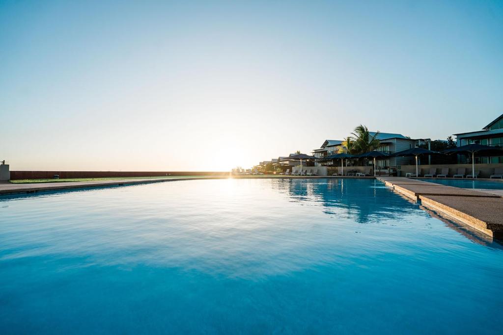 Bazén v ubytování Mantarays Ningaloo Beach Resort nebo v jeho okolí