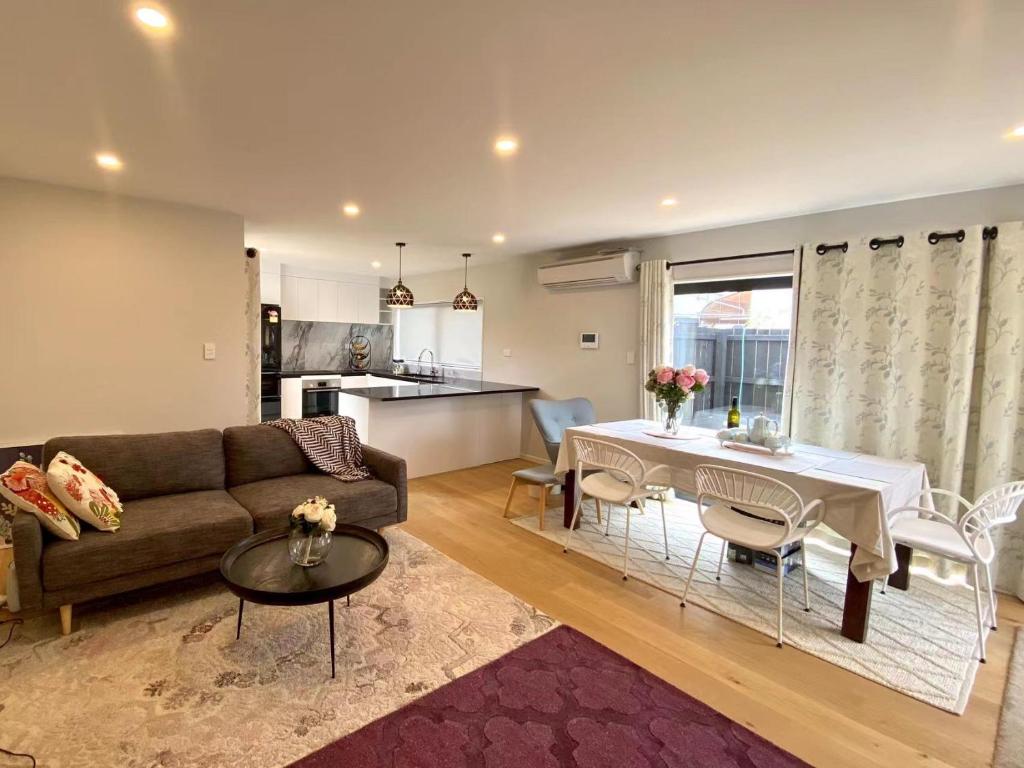 Auckland One Tree Hill Coby Suite