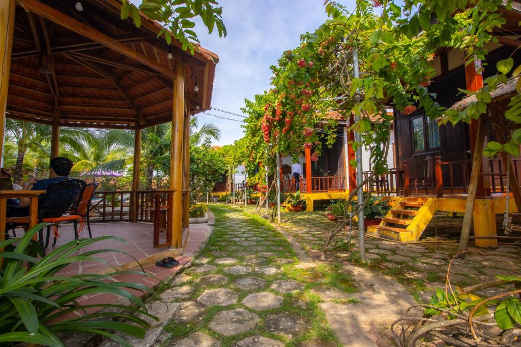 Zahrada ubytování Hung Vuong Resort