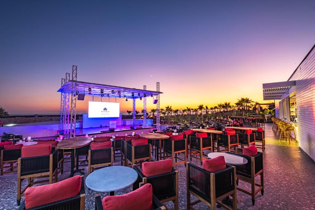 A restaurant or other place to eat at Rubi Platinum Sign