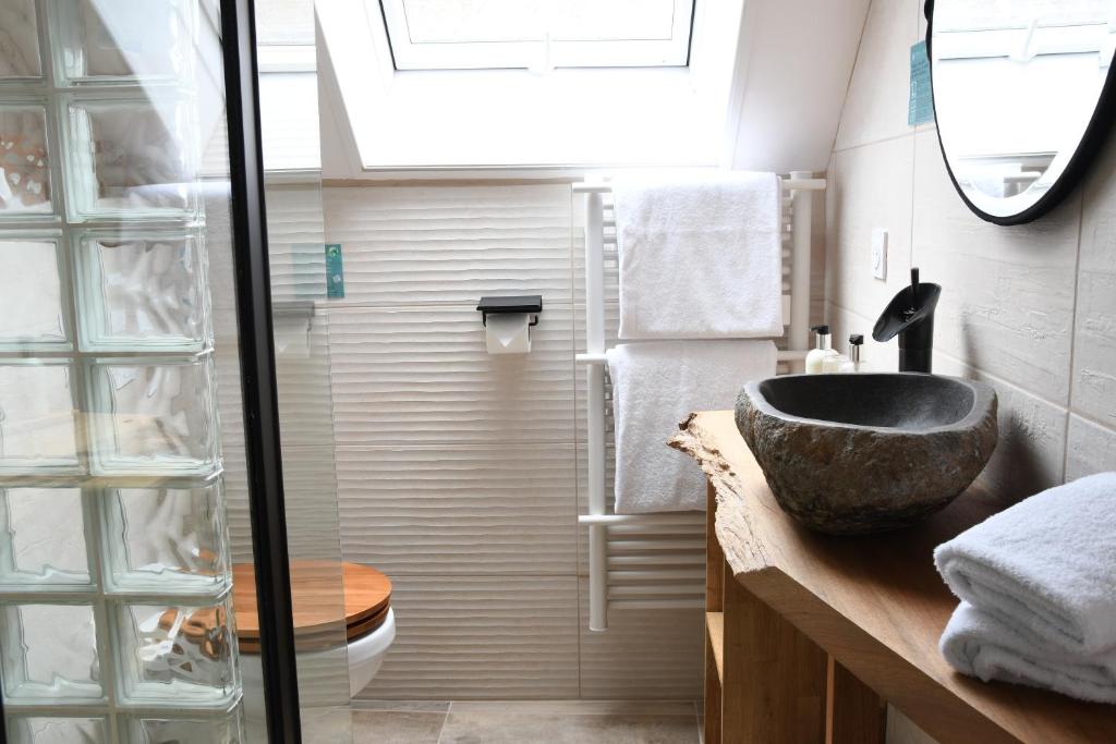 Le Moulin Des Ruats - Attic Twin Room