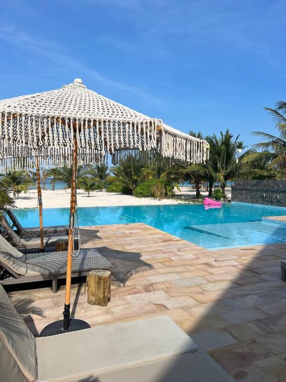 Бассейн в You&Me Resort или поблизости