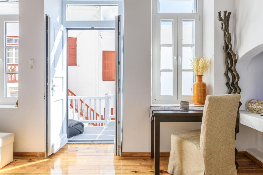 Imagen de la galería de Seablue Town Maisonette Mykonos, en Mykonos ciudad