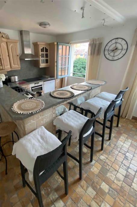 Kuchyňa alebo kuchynka v ubytovaní Grasse : Centre ville Superbe appartement 2 chambres