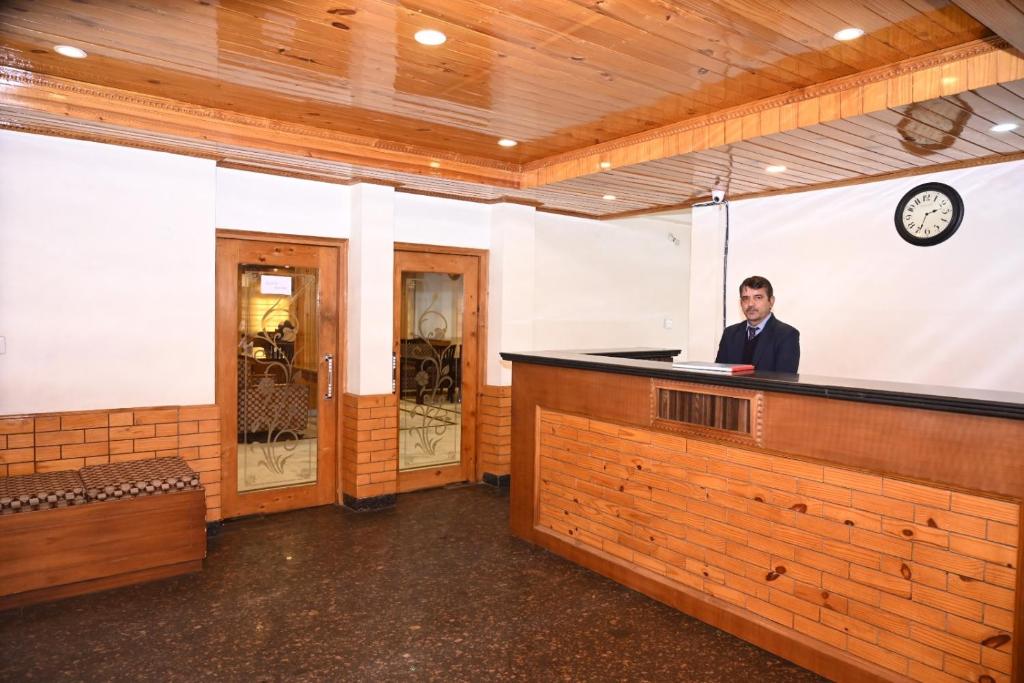 Vstupní hala nebo recepce v ubytování Hotel Atul Regency Narkanda